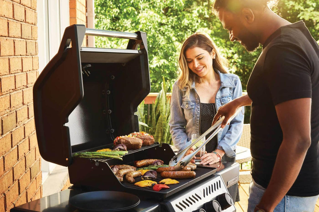 Freestyle 365 Propane Gas BBQ Grill - F365DPGT - Barbecue Gas Cart, with 3 Burners, Folding Side Shelves, Instant Failsafe Ignition, Porcelain Coated Cast Iron Cooking Grids