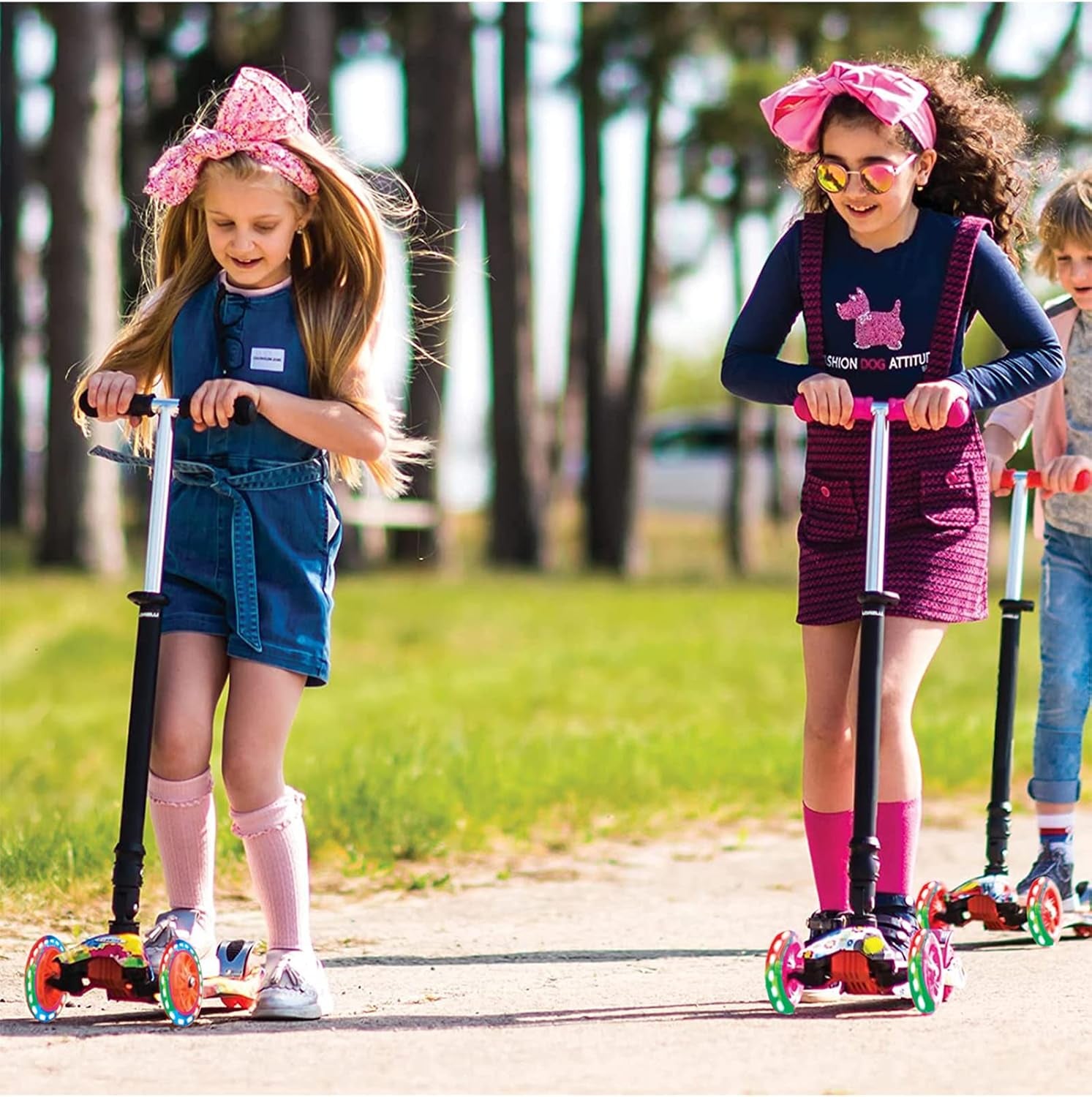 Scooters for Kids 3 Wheel Kick Scooter for Toddlers Girls & Boys, 4 Adjustable Height, Lean to Steer, Extra-Wide Deck, Light up Wheels for Children from 3 to 14 Years Old